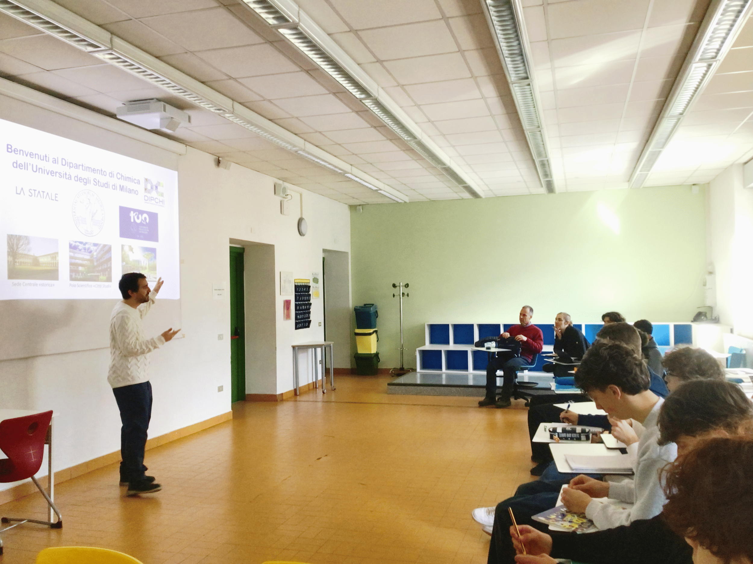 Il focus della giornata è stato la tutela delle acque dall'inquinamento da metalli pesanti. Per farlo, è stata utilizzata l'idrossiapatite, un materiale naturale e biocompatibile scelto per la sua capacità di catturare gli inquinanti.